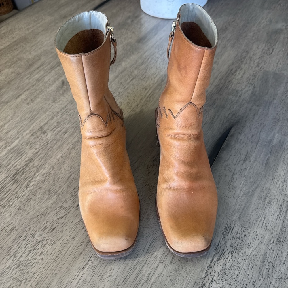 Birds of feather boots
